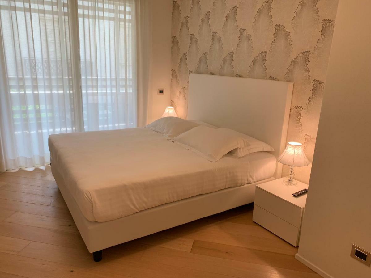 Embassy Apartamento 2*